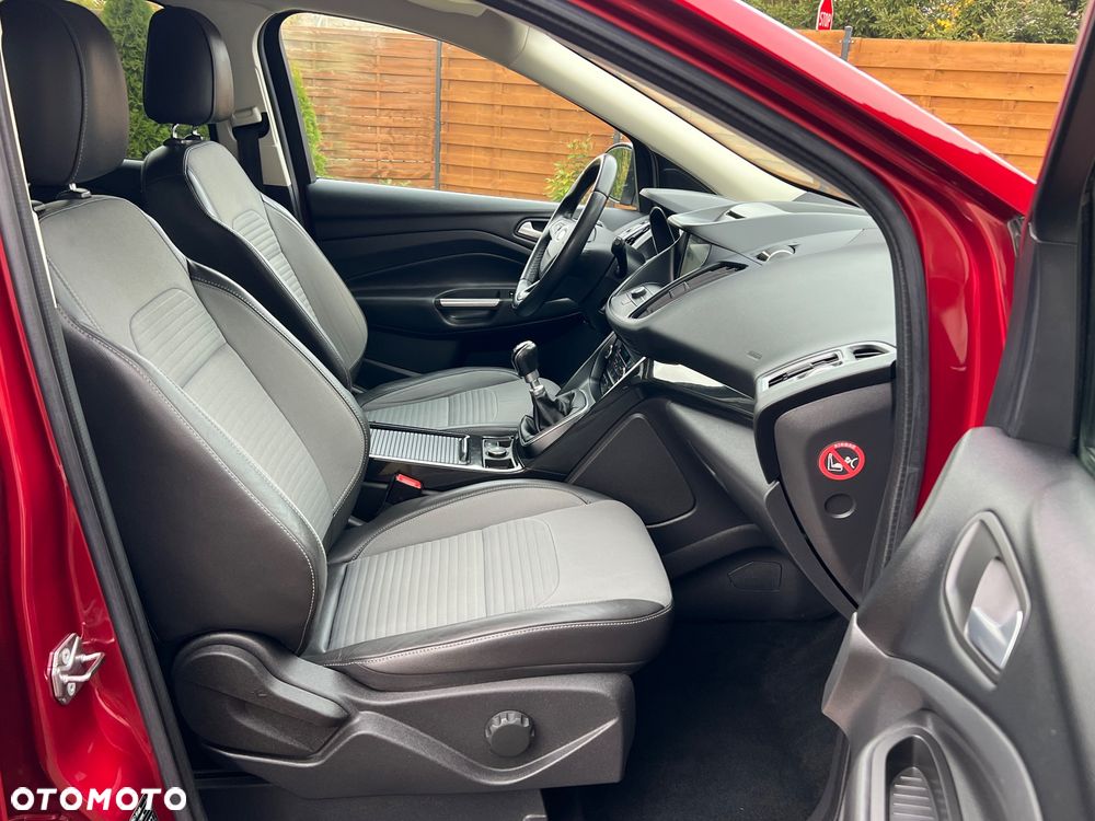 Ford Kuga 2.0 TDCi 2x4 Titanium - 18