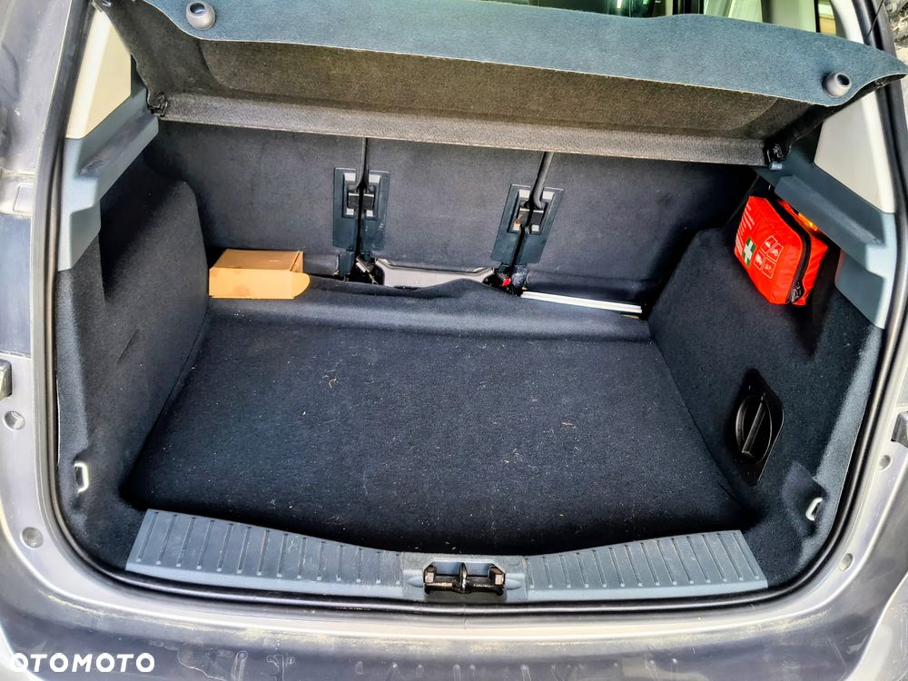Ford C-MAX 1.6 Ambiente - 12