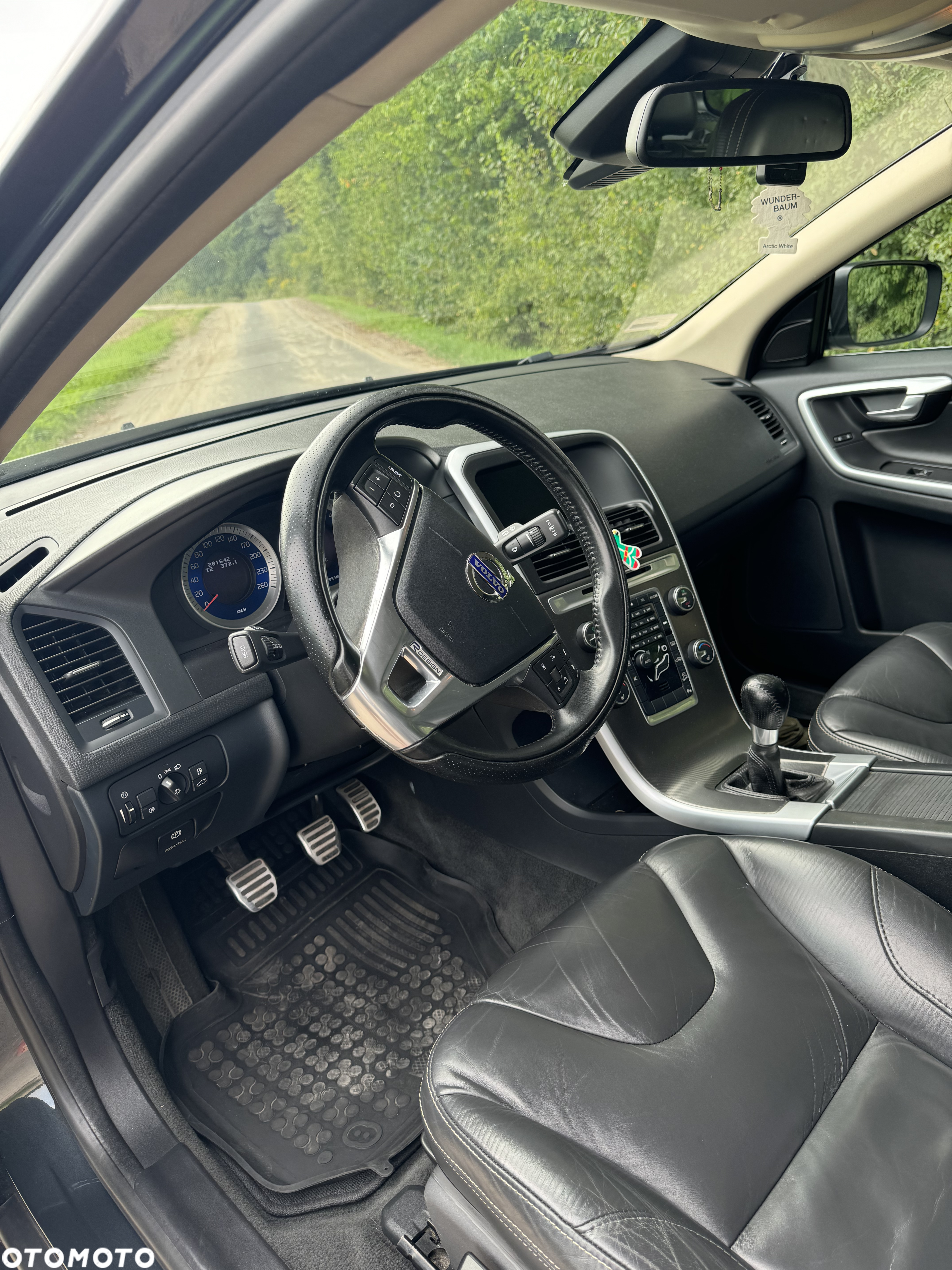 Volvo XC 60 D5 AWD R-Design - 6