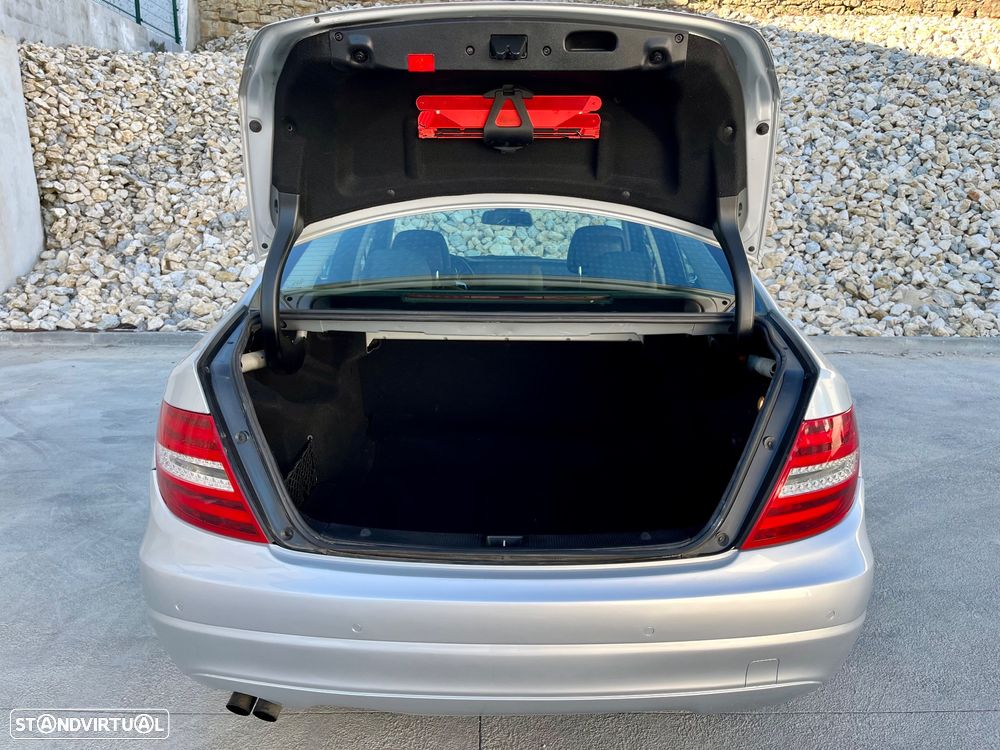 Mercedes-Benz C 180 CDi Avantgarde BlueEfficiency - 23