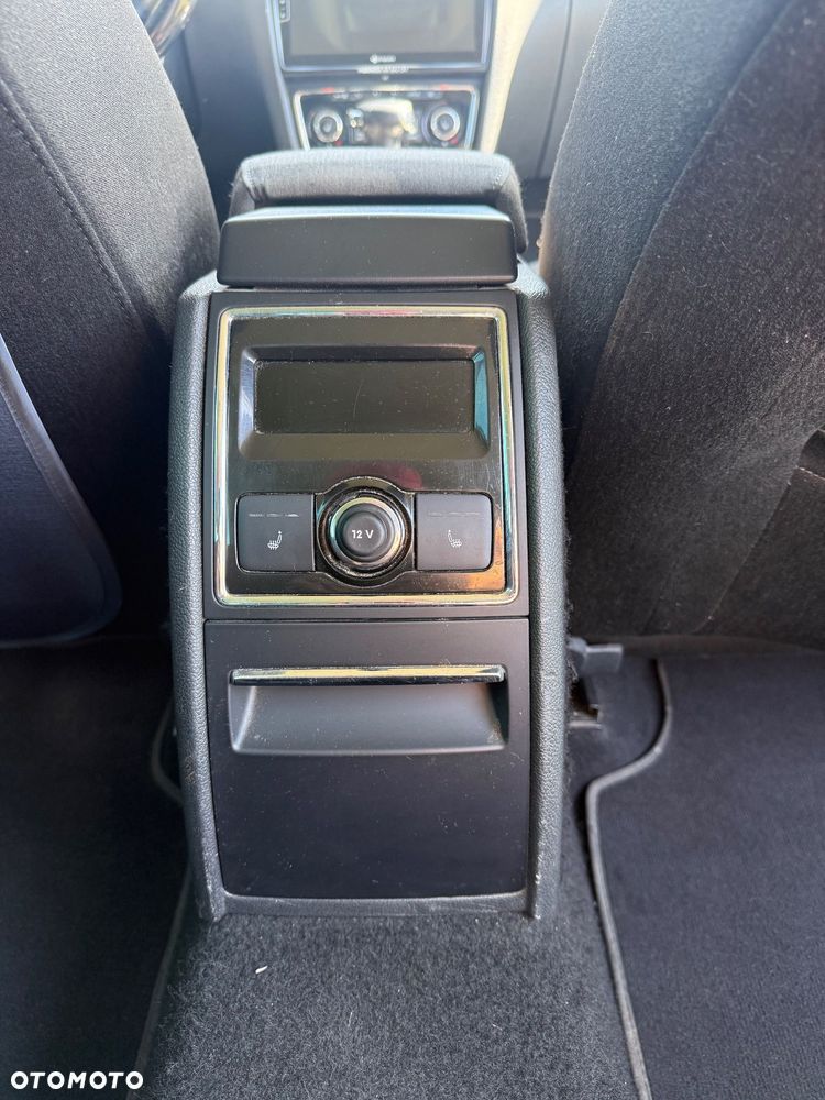 Skoda Superb 2.0 TDI Elegance DSG - 12