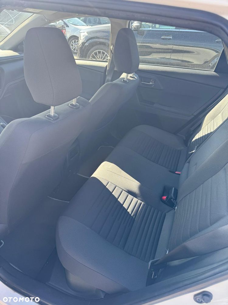 Toyota Auris Hybrid 135 Prestige - 8