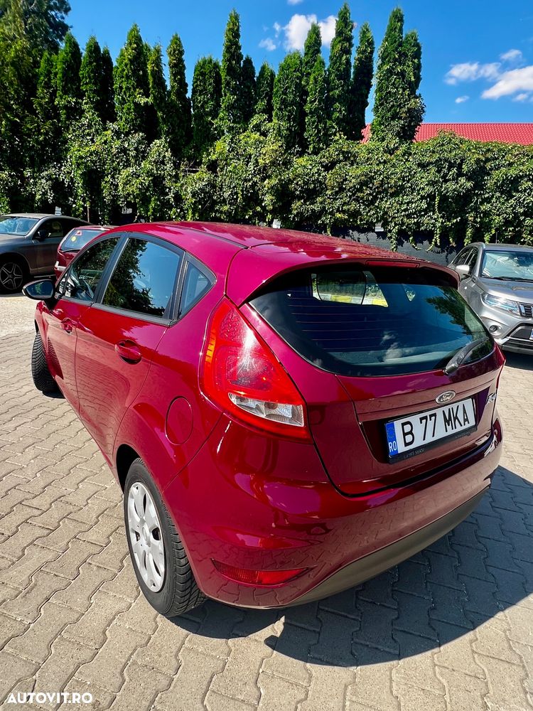 Ford Fiesta 1.3i Ambiente - 2