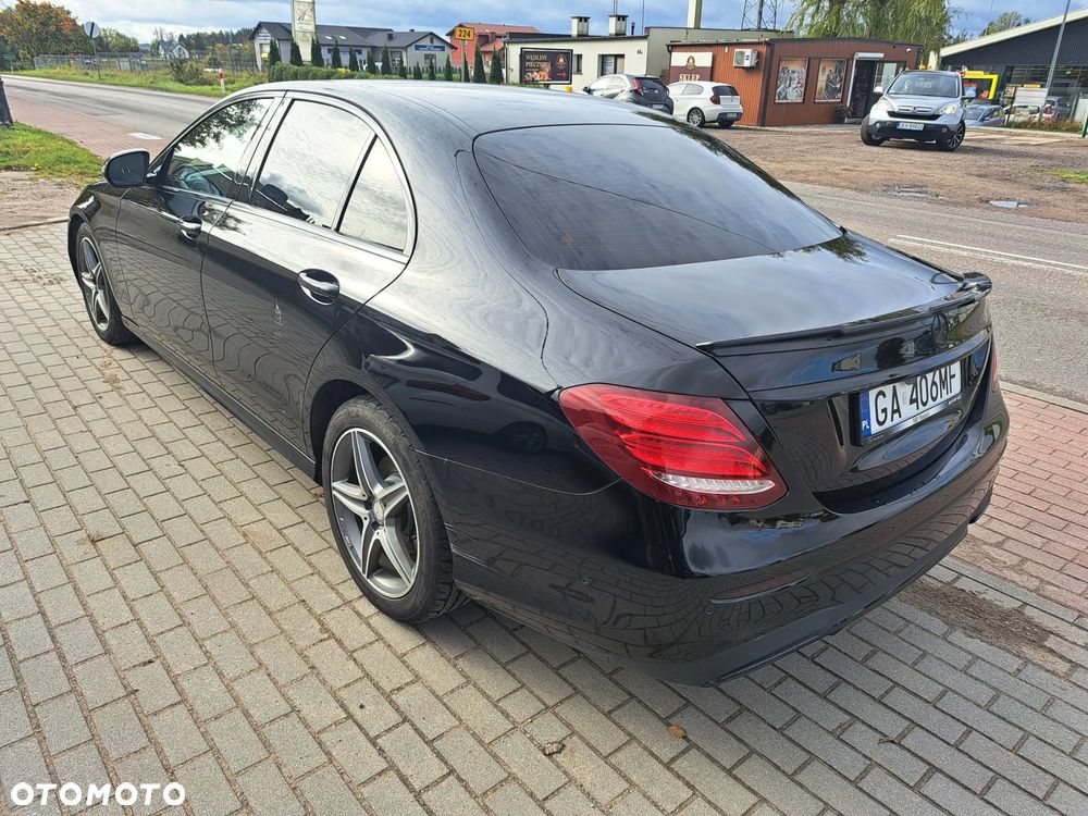 Mercedes-Benz Klasa E 220 d 9G-TRONIC - 4