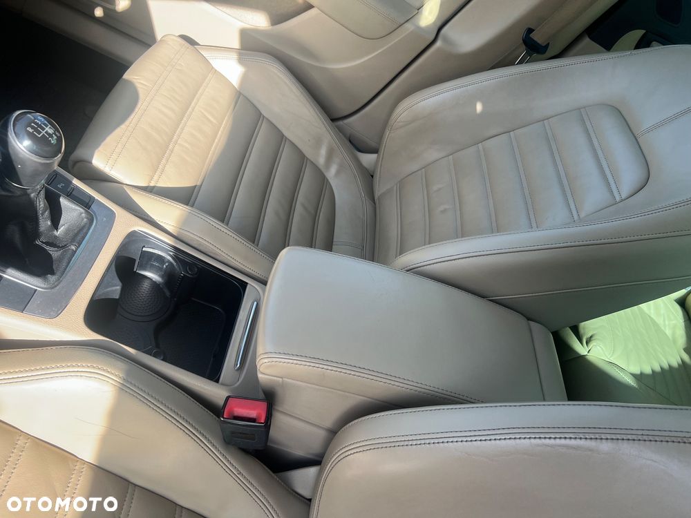 Volkswagen Passat 2.0 TDI BlueMotion Technology Highline - 21