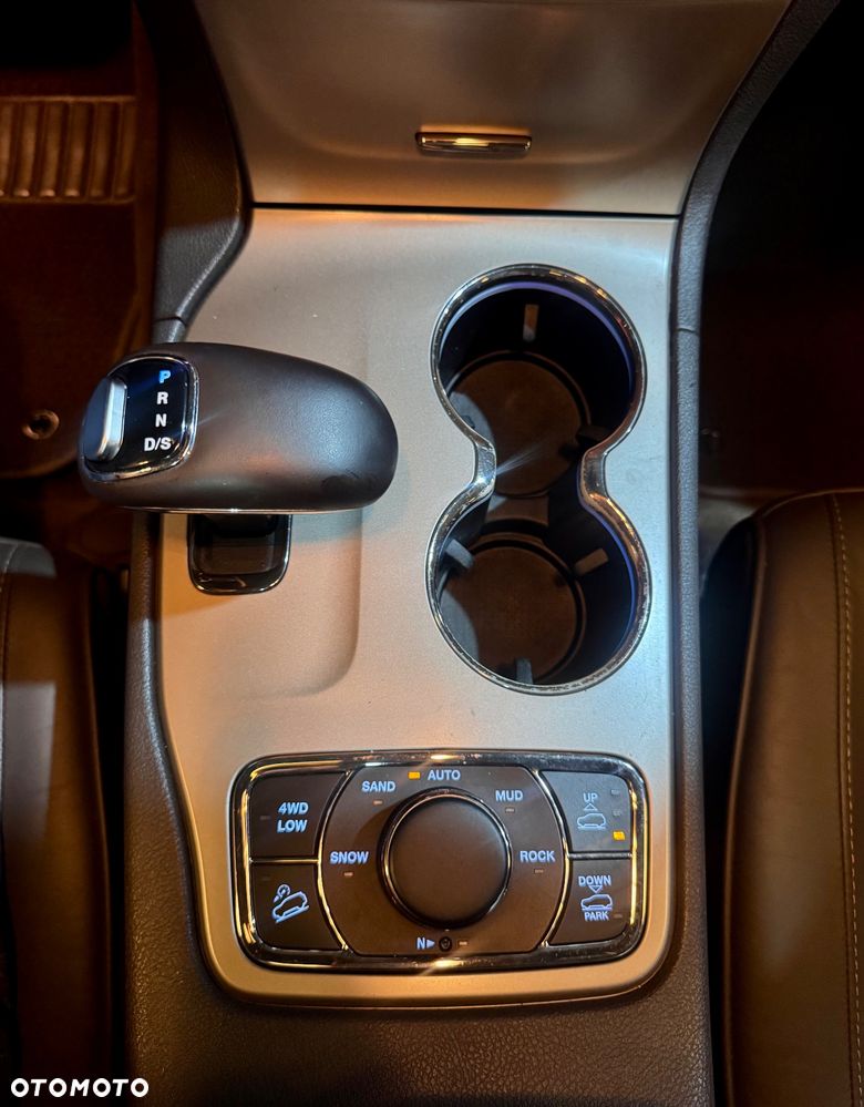 Jeep Grand Cherokee 5.7 V8 HEMI Summit - 27
