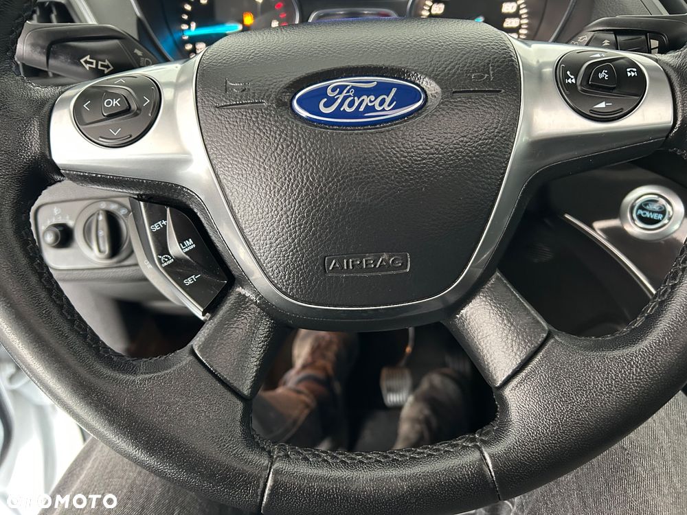 Ford Kuga 2.0 TDCi 2x4 SYNC - 39