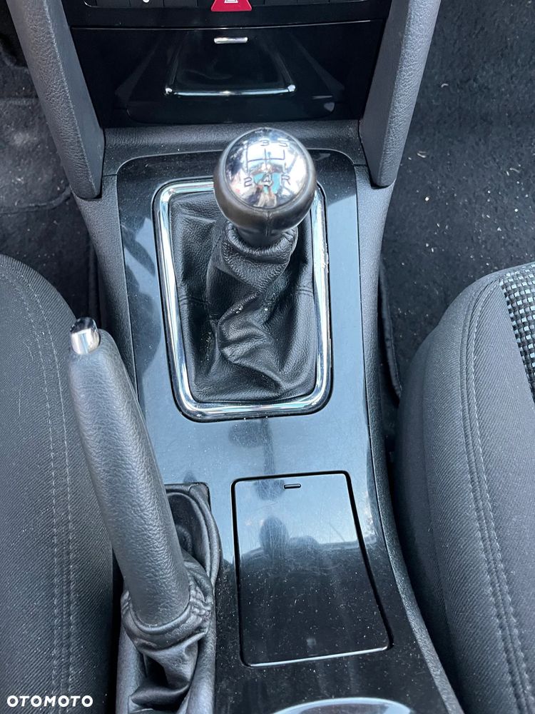 Peugeot 407 1.6 HDi Presence - 26
