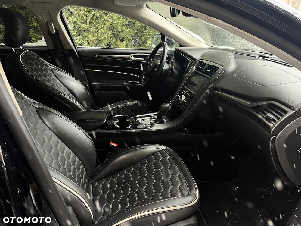 Ford Mondeo Vignale 2.0 Hybrid - 13