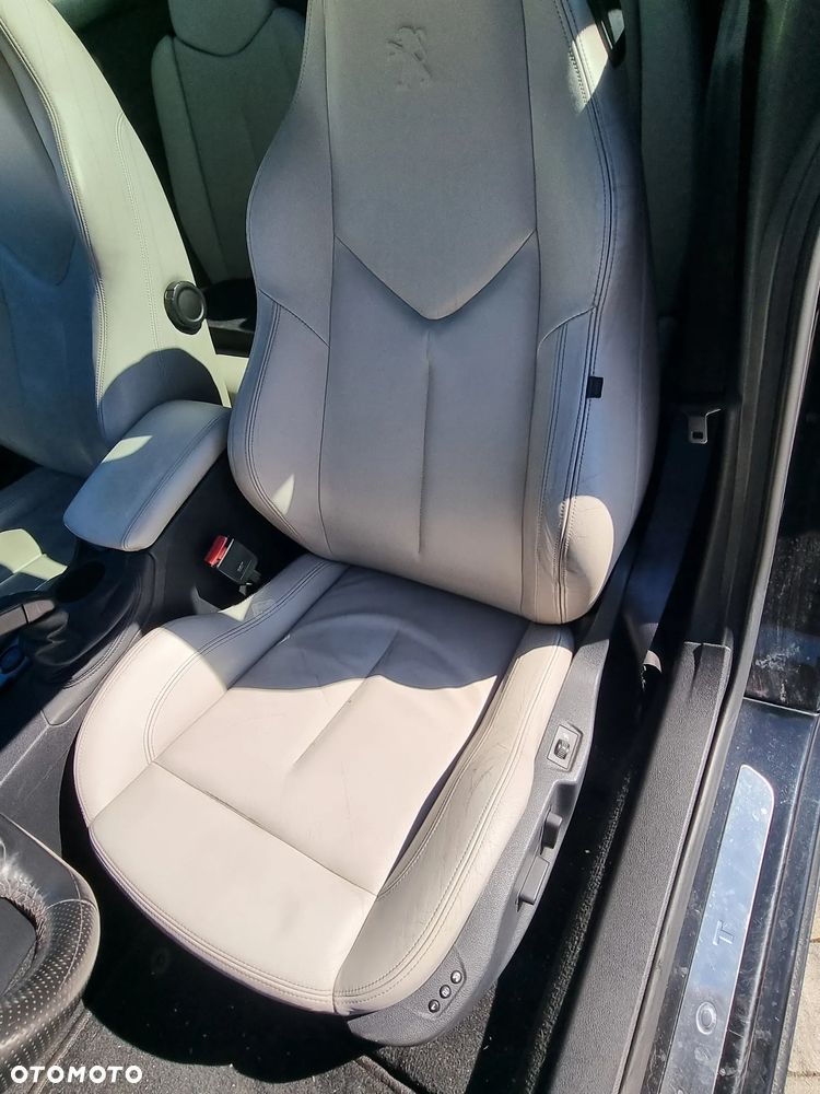 Peugeot RCZ 1.6 200 THP - 14