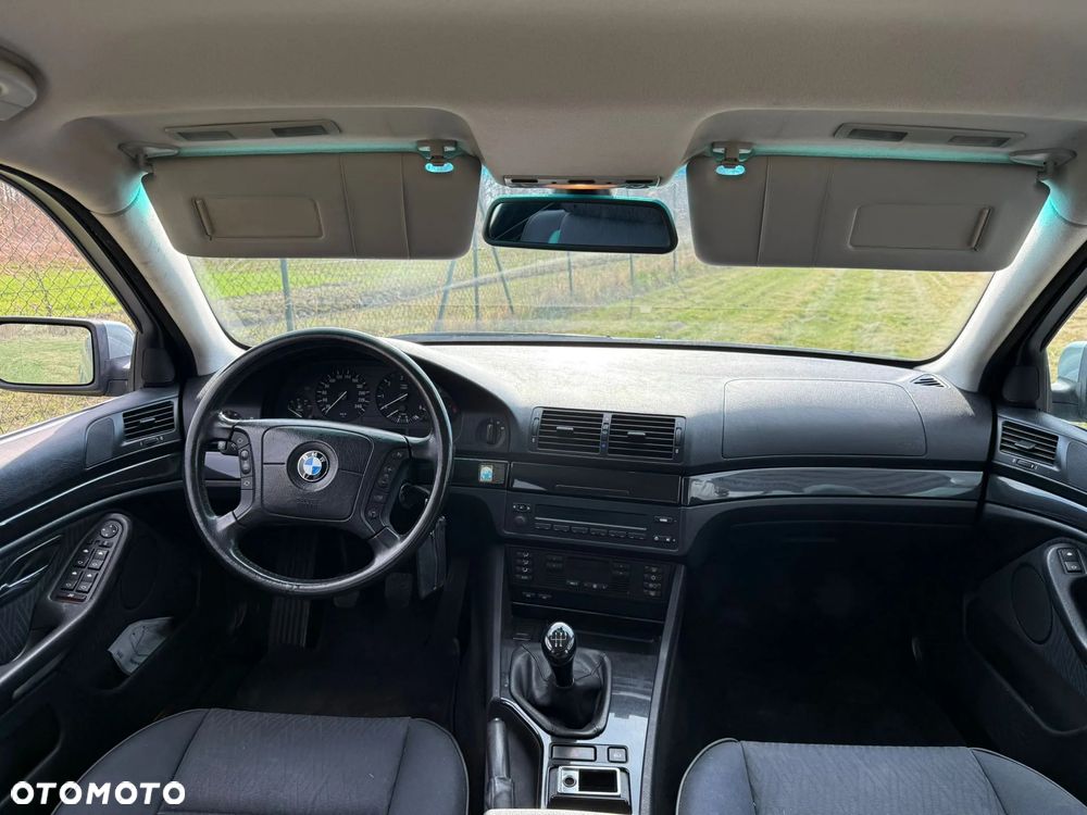 BMW Seria 5 520d - 14