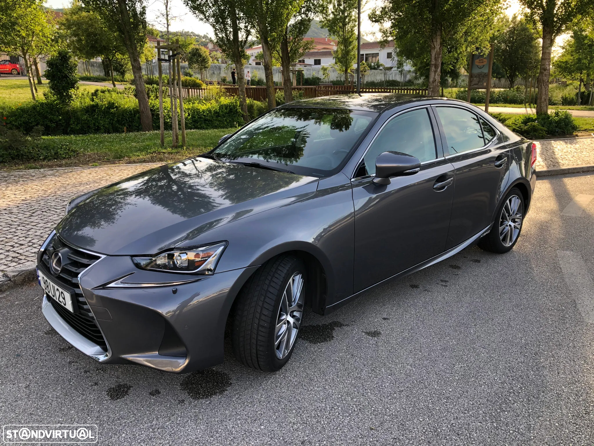 Lexus IS 300H Executive - 10