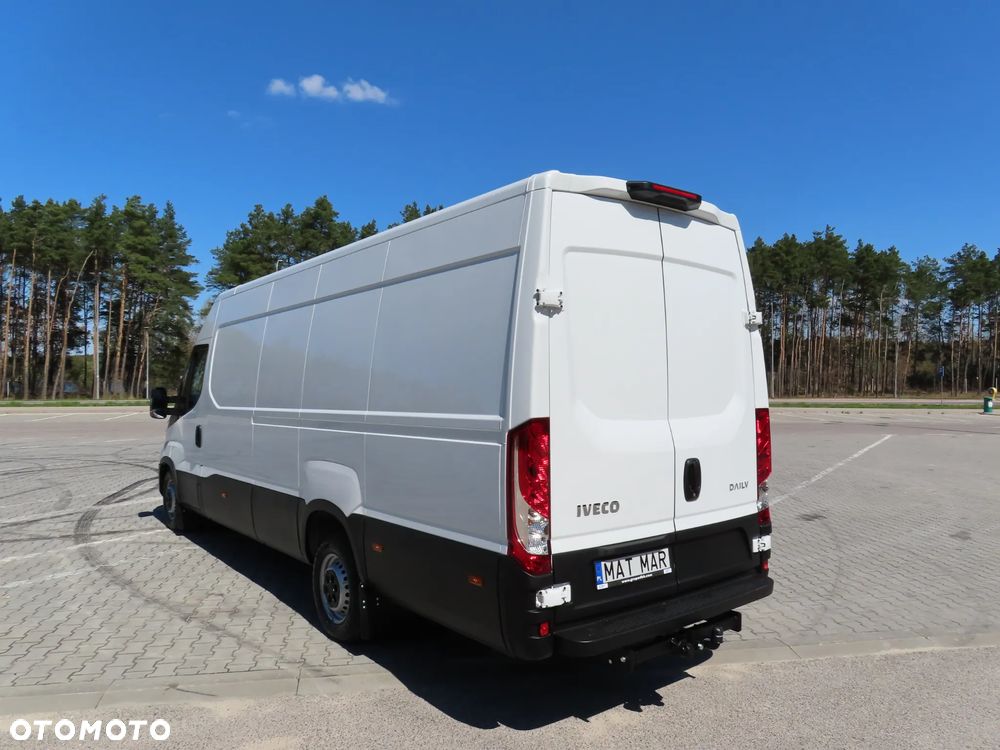 Iveco Daily 35S18 3.0 HPI 180 KM POWER Furgon Blaszak XXL 4.70 CM MAXI LONG Wysokość H2 1900 mm WZMACNIANE ZAWIESZENIE 968 Kg Ładowność HAK 3500 Kg Rozstaw Osi 4100 mm DMC 3500 Kg, WZMACNIANY Stan NOWY NIE UŻYWANY OKAZJA DOSTEPNY I GOTOWY - 5