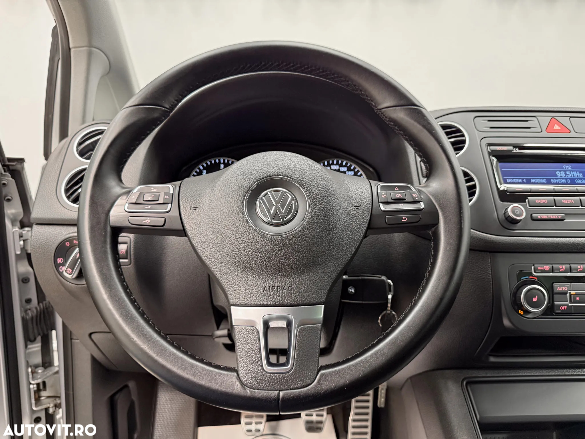 Volkswagen Golf Plus 2.0 TDI DPF Style - 24