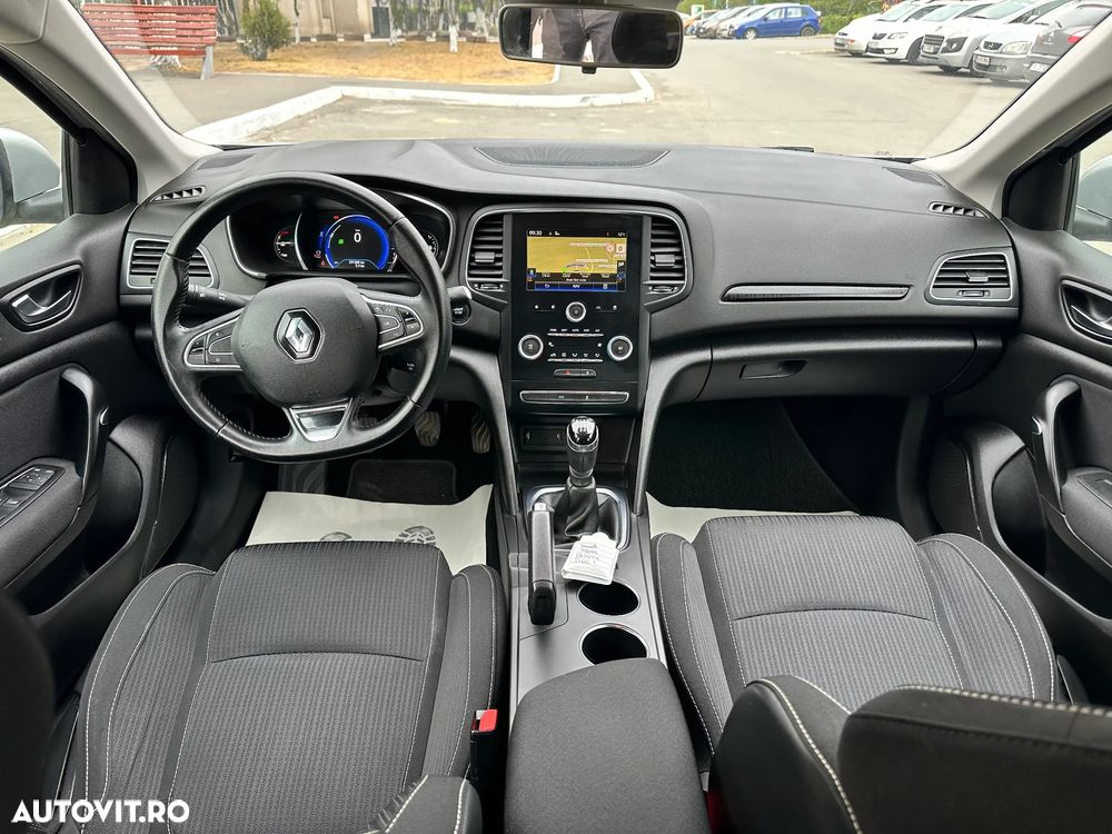 Renault Megane ENERGY TCe 130 PLAY - 8
