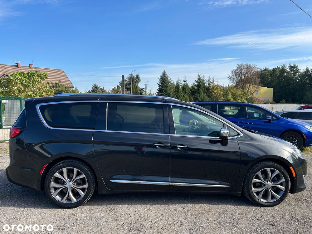 Chrysler Pacifica - 6
