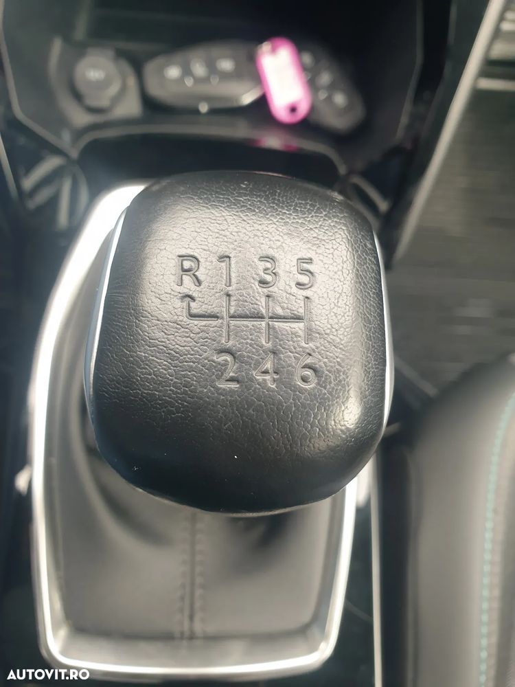 Peugeot 2008 1.2 L PureTech STT Allure - 28