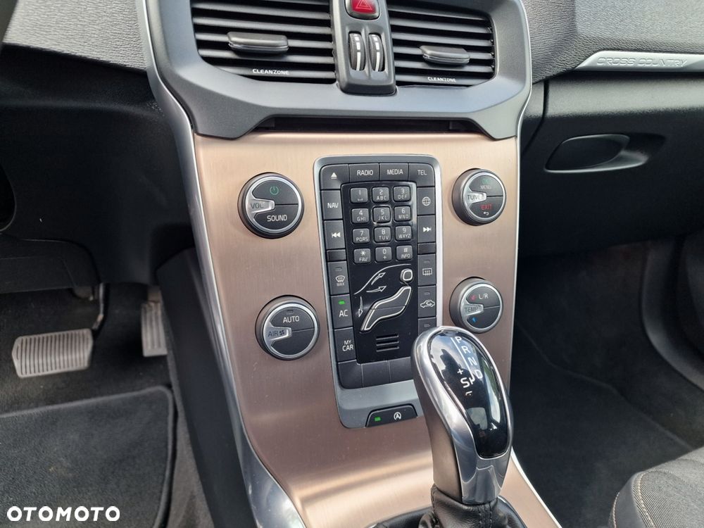 Volvo V40 Cross Country D2 Geartronic Momentum - 35