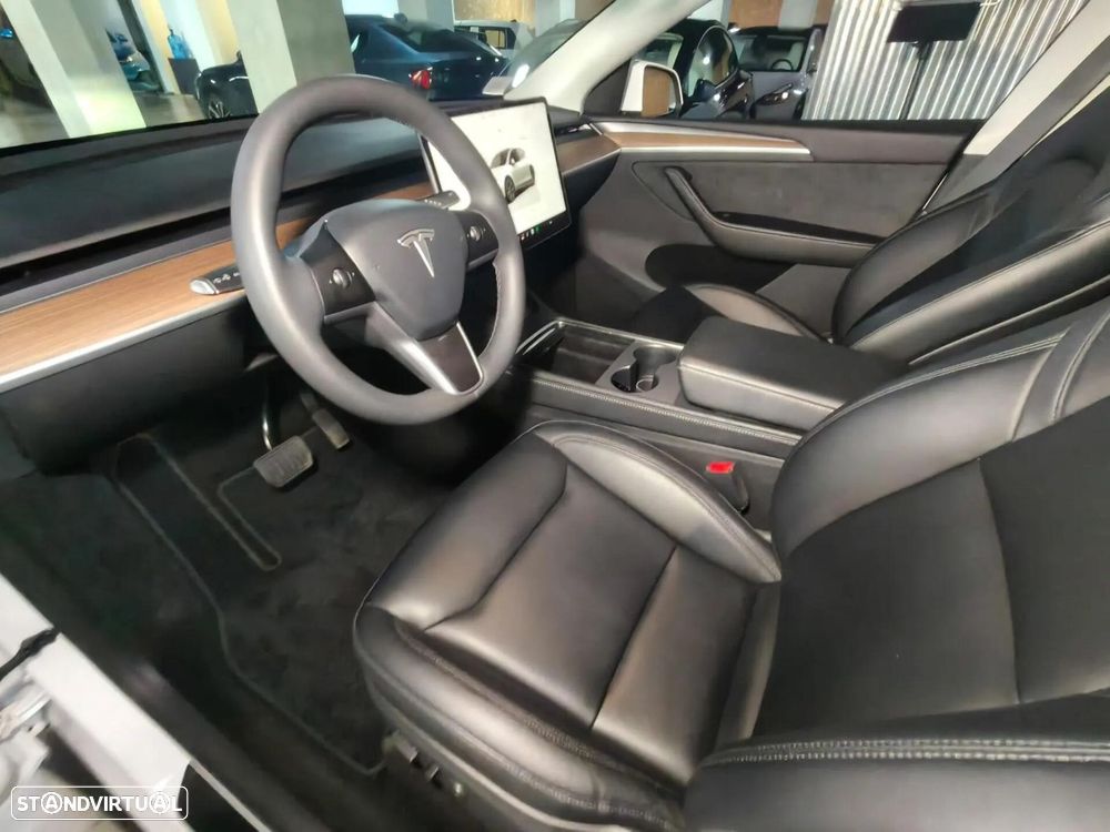 Tesla Model Y RWD - 19