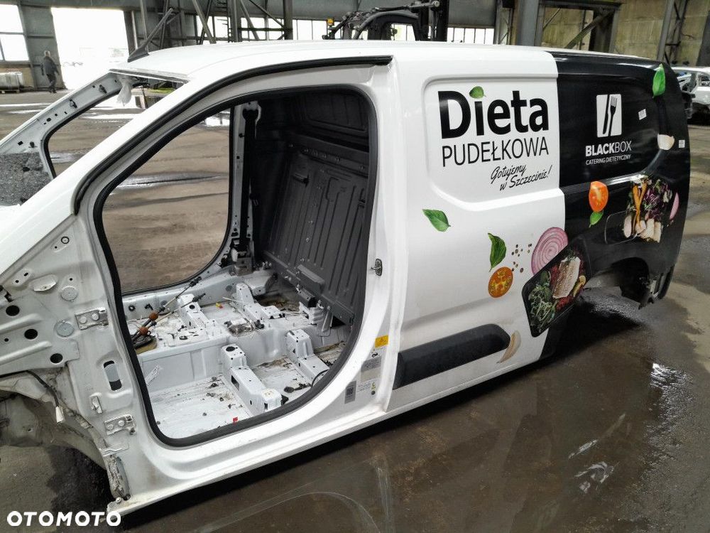 TOYOTA PROACE CITY BŁOTNIK TYŁ LEWY EWP - 2