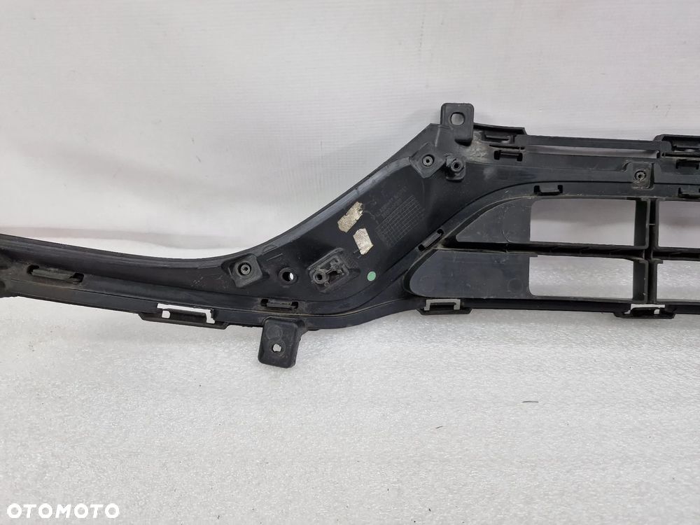 KIA VENGA LIFT 14- KRATKA ŚRODKOWA ZDERZAKA PRZEDNIEGO PRZÓD , NR 86560-1P500 , NR AUKCJI KR385 - 17