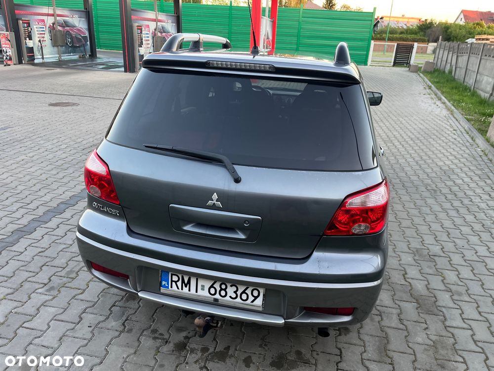 Mitsubishi Outlander 2.0 2WD Invite - 4
