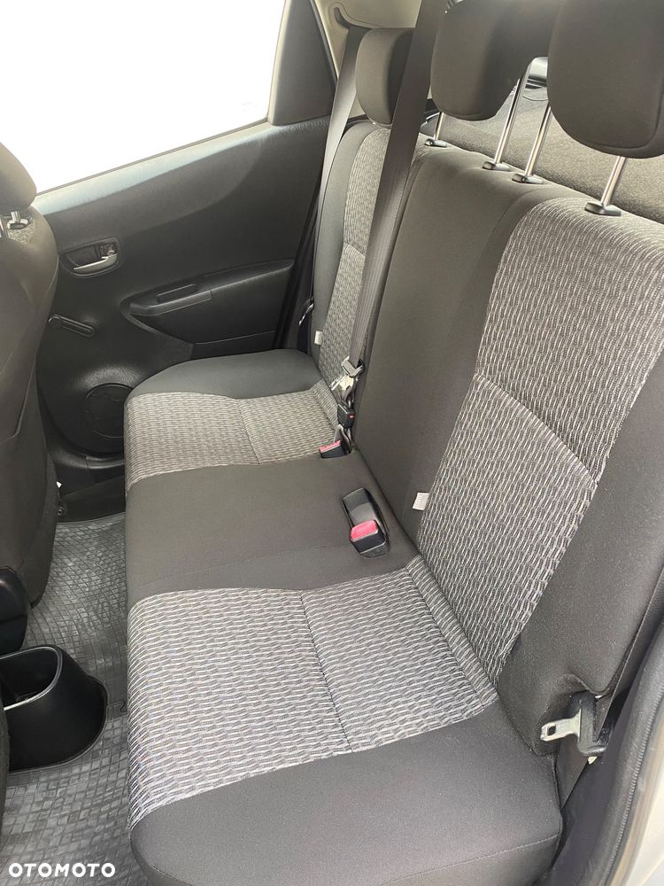 Toyota Yaris - 33