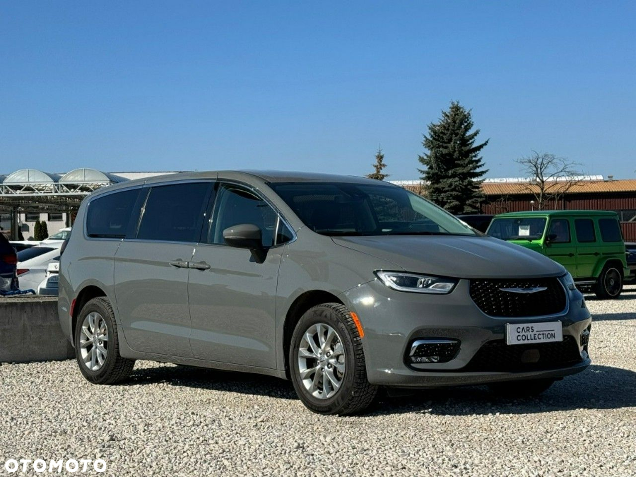 Chrysler Pacifica - 2