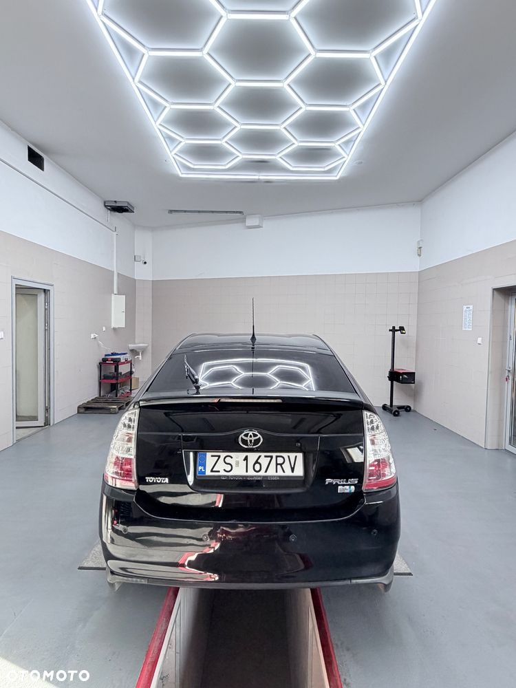 Toyota Prius 1.5 VVT-i Prestige - 4