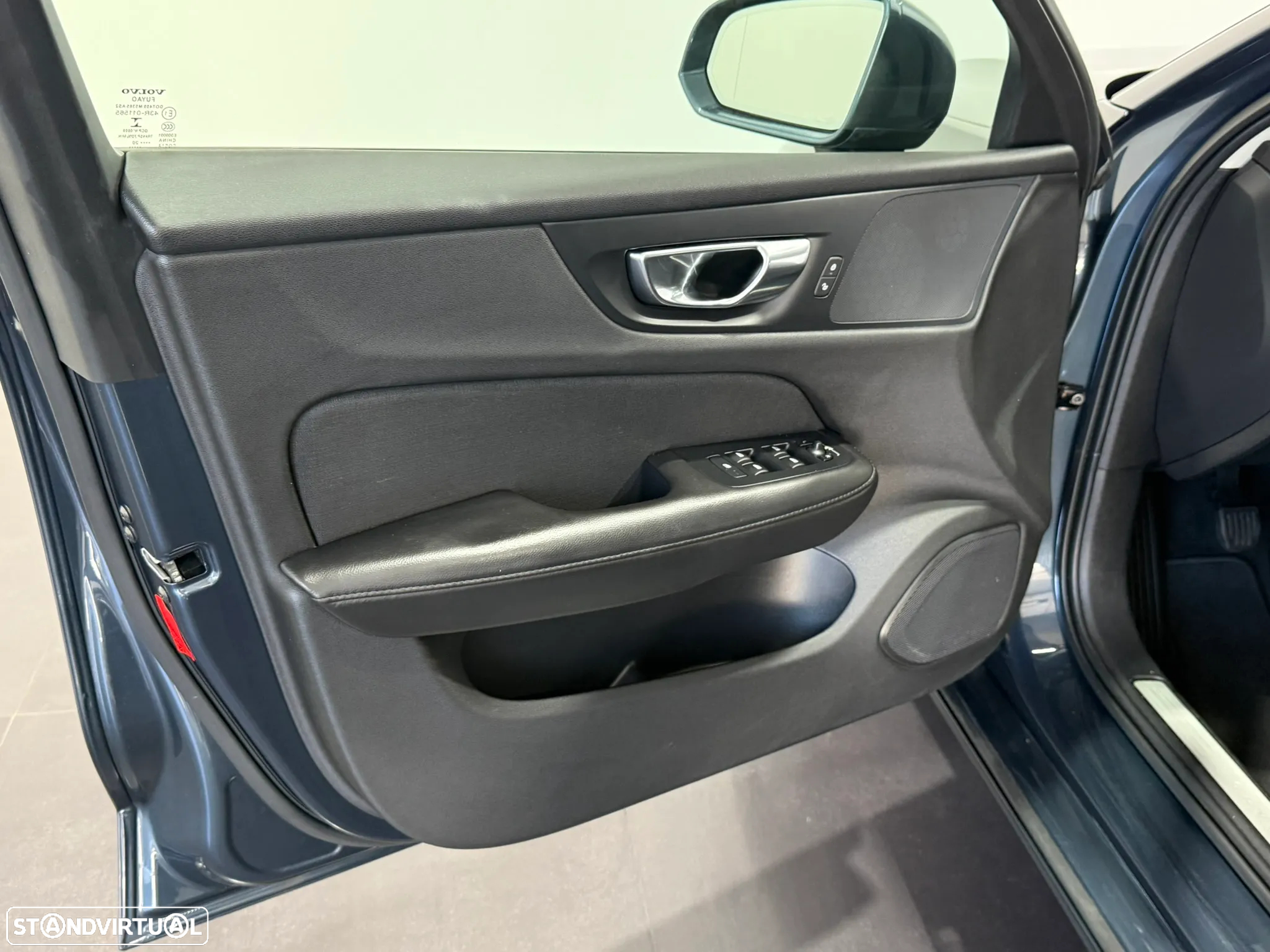 Volvo V60 2.0 D3 Momentum - 18