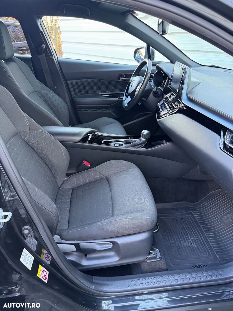 Toyota C-HR Hybrid Club - 8