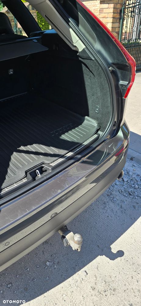 Volvo XC 60 B5 B AWD Momentum Pro - 12