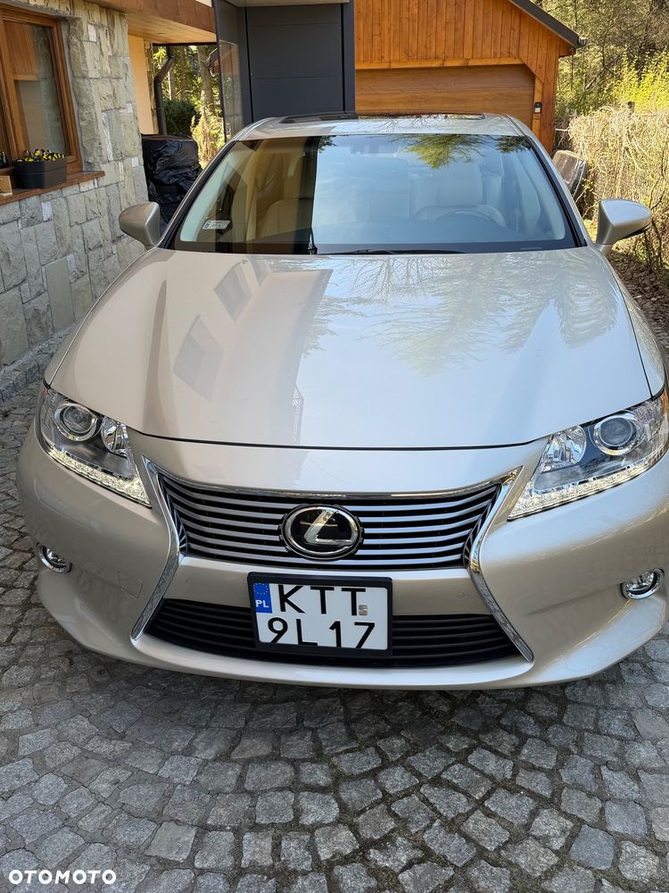 Lexus ES - 1