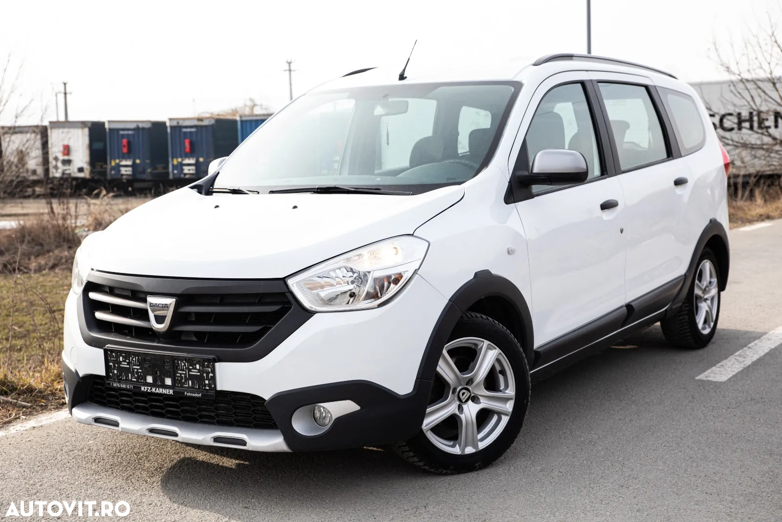 Dacia Lodgy 1.5 dCi 109 CP Stepway - 3