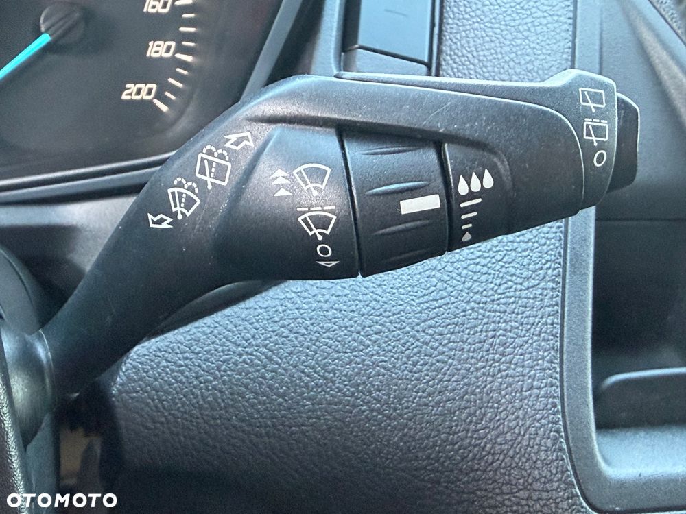 Ford Tourneo Custom - 18