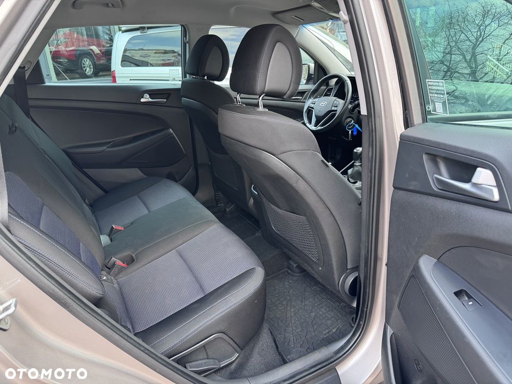 Hyundai Tucson 1.6 GDI BlueDrive GO 2WD - 17