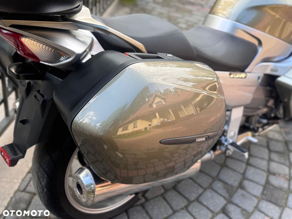 Yamaha FJR - 24