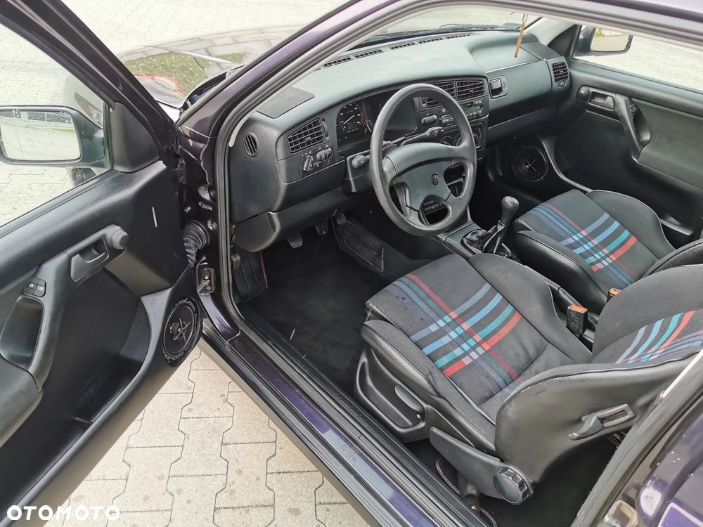 Volkswagen Golf 1.8 GT Special - 34