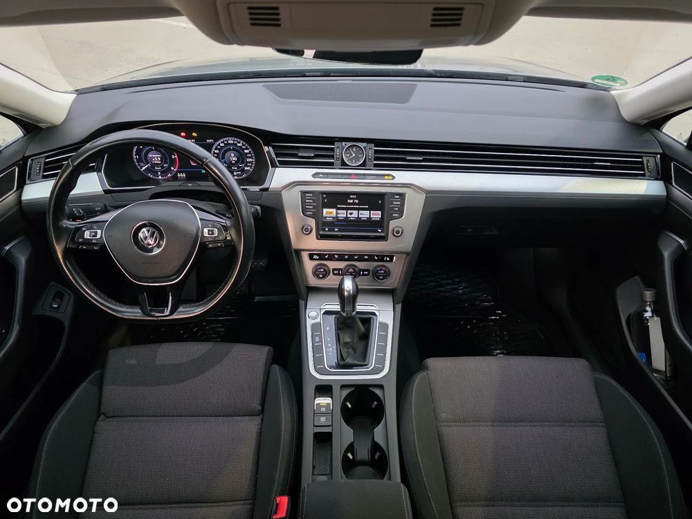 Volkswagen Passat 2.0 TDI SCR DSG Comfortline - 15