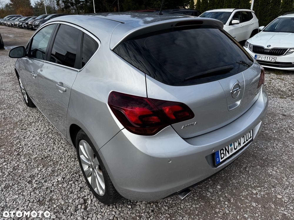 Opel Astra 1.4 Turbo Cosmo - 12