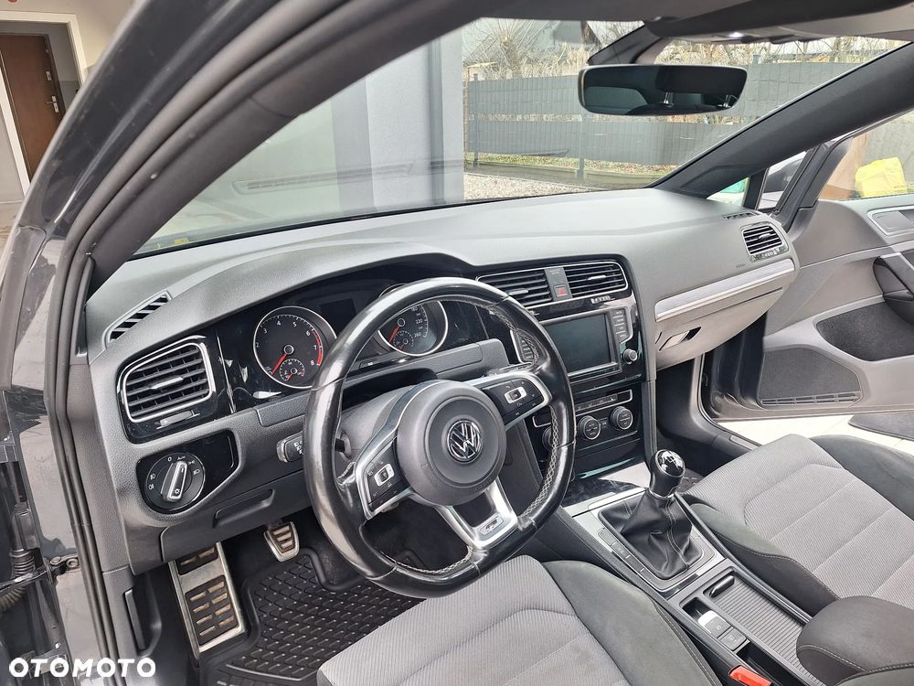 Volkswagen Golf - 26