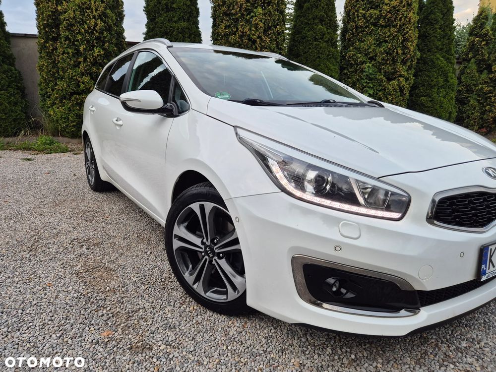 Kia Ceed 1.6 GDI ISG Spirit - 14