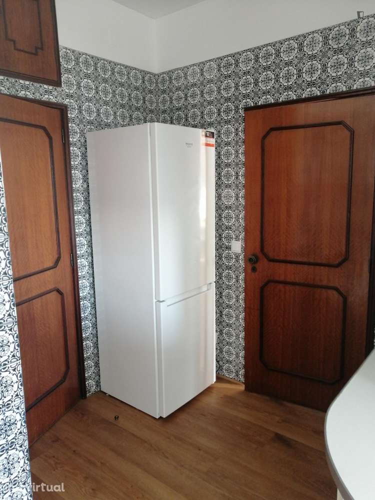 Cama - localizado em Ramalde Porto - Grande imagem: 5/13