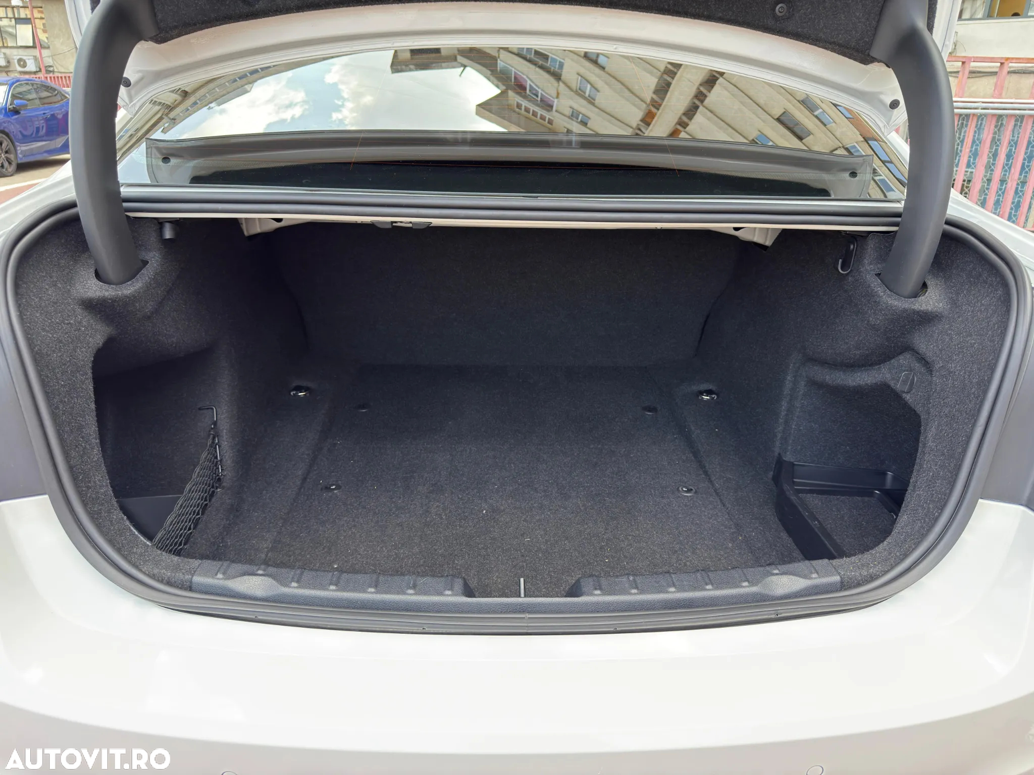 BMW Seria 3 320d Aut. Sport Line - 27