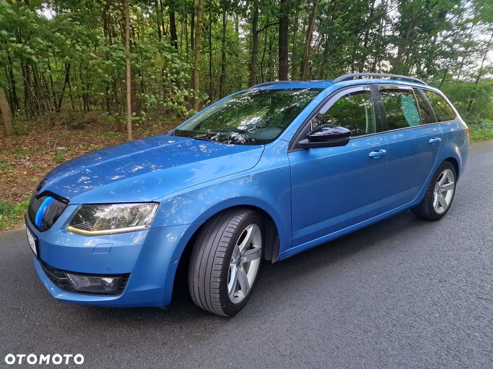 Skoda Octavia 2.0 TDI DSG Sportline - 11