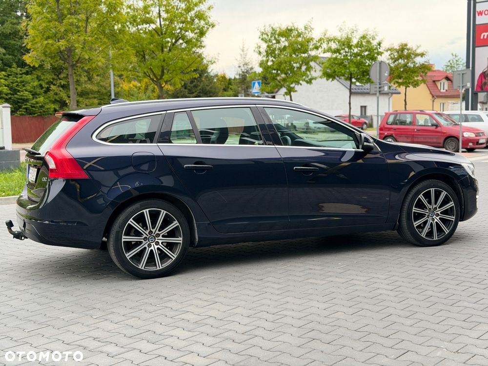 Volvo V60 D2 Geartronic Summum - 18