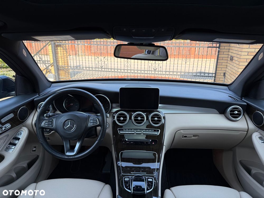 Mercedes-Benz GLC 300 4Matic 9G-TRONIC Exclusive - 28