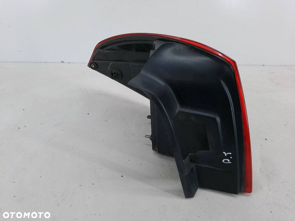 LAMPA TYLNA PRAWA RENAULT LAGUNA III ( 07-15 ) KOMBI - 4