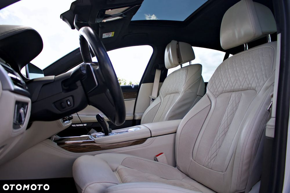 BMW Seria 7 740d xDrive - 25