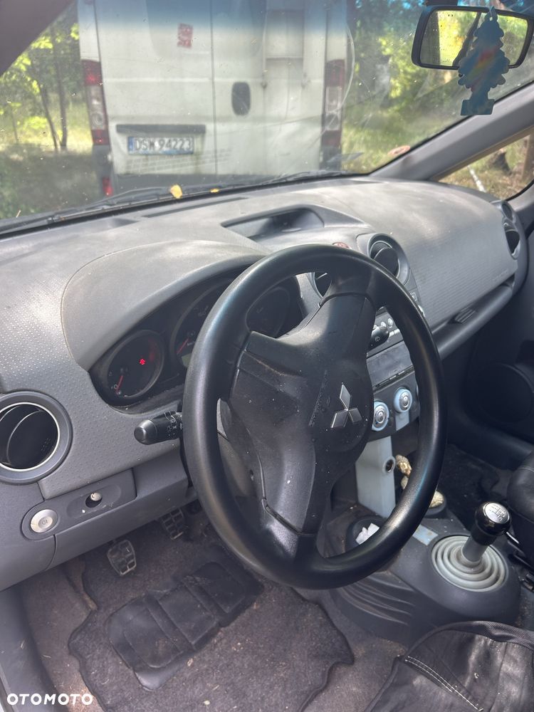 Mitsubishi Colt - 7